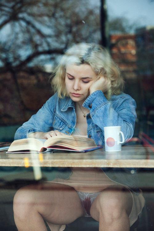 ¿No ibas a estudiar sola?