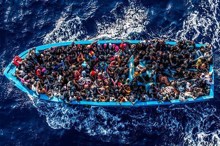 Imagen cenital de un barco que transportaba 227 inmigrantes