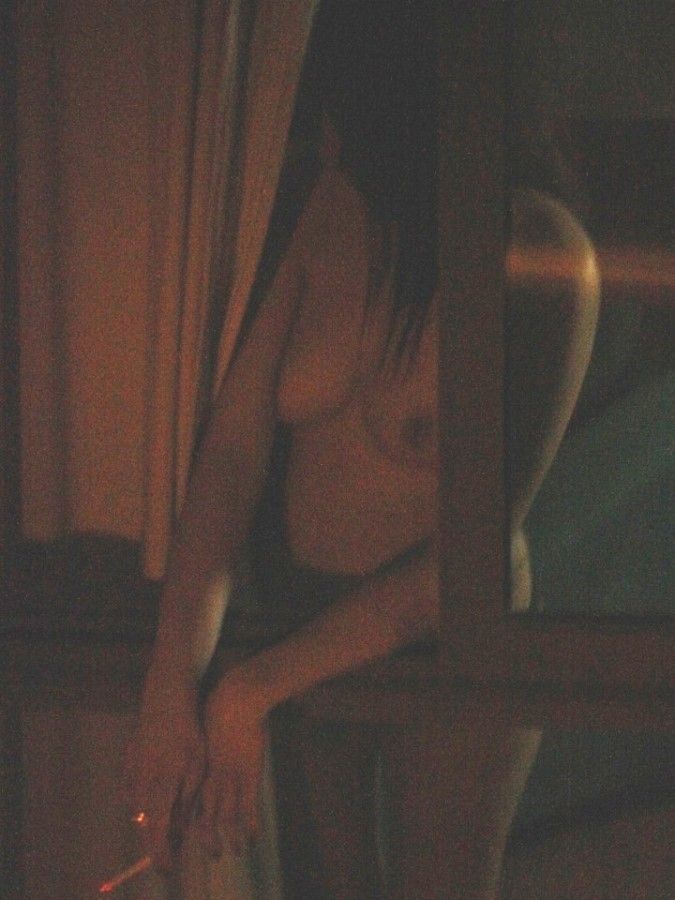 window-voyeuring-01