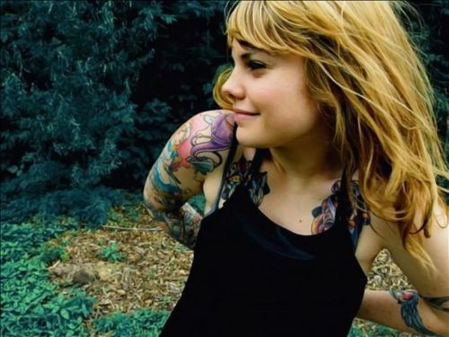 girls_with_tattoos_14