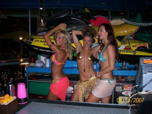 hot_bartenders_11