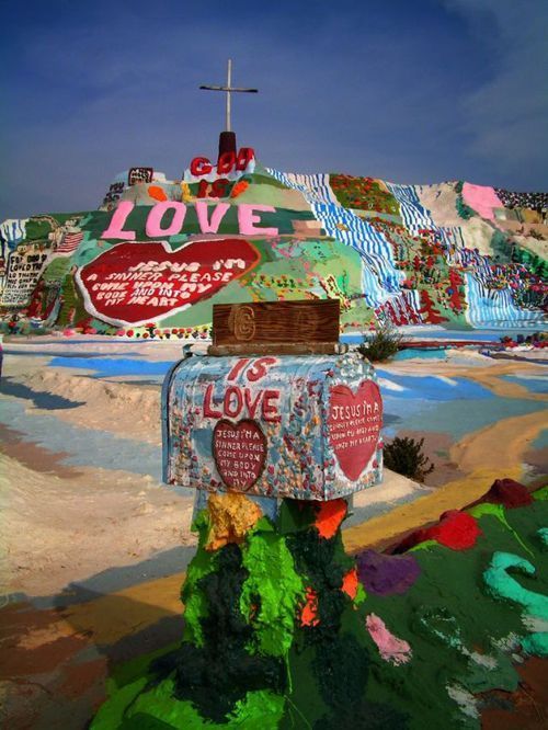 salvation_mountain_08